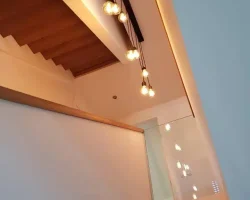 a glad pleisterwerk trappengat