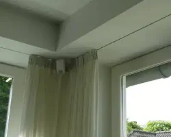 b gladpleisterwerk-met-ingewerkte-gordijnrails-1-nzqciflbeouz4t4y723k4ghe0s3kd9ylvdizr33stc